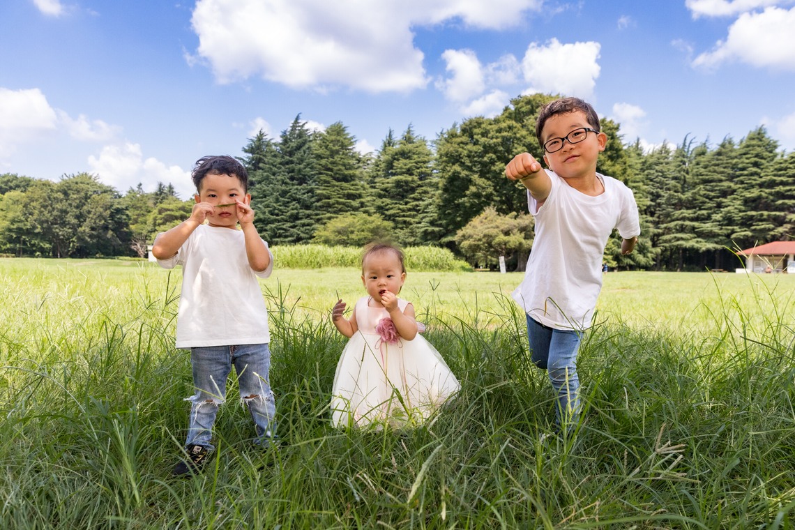 フォトスタジオENOが出張撮影した家族写真(キッズ,ベビーフォト)などが写った「家族写真」の家族写真