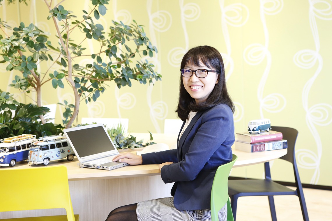 村田わかな広告写真が撮影した「会社案内」の写真