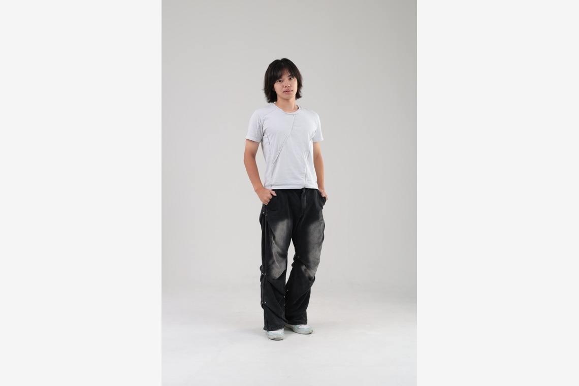 喜屋武　盛矢が撮影した写真のアルバム「男性ポートレート」