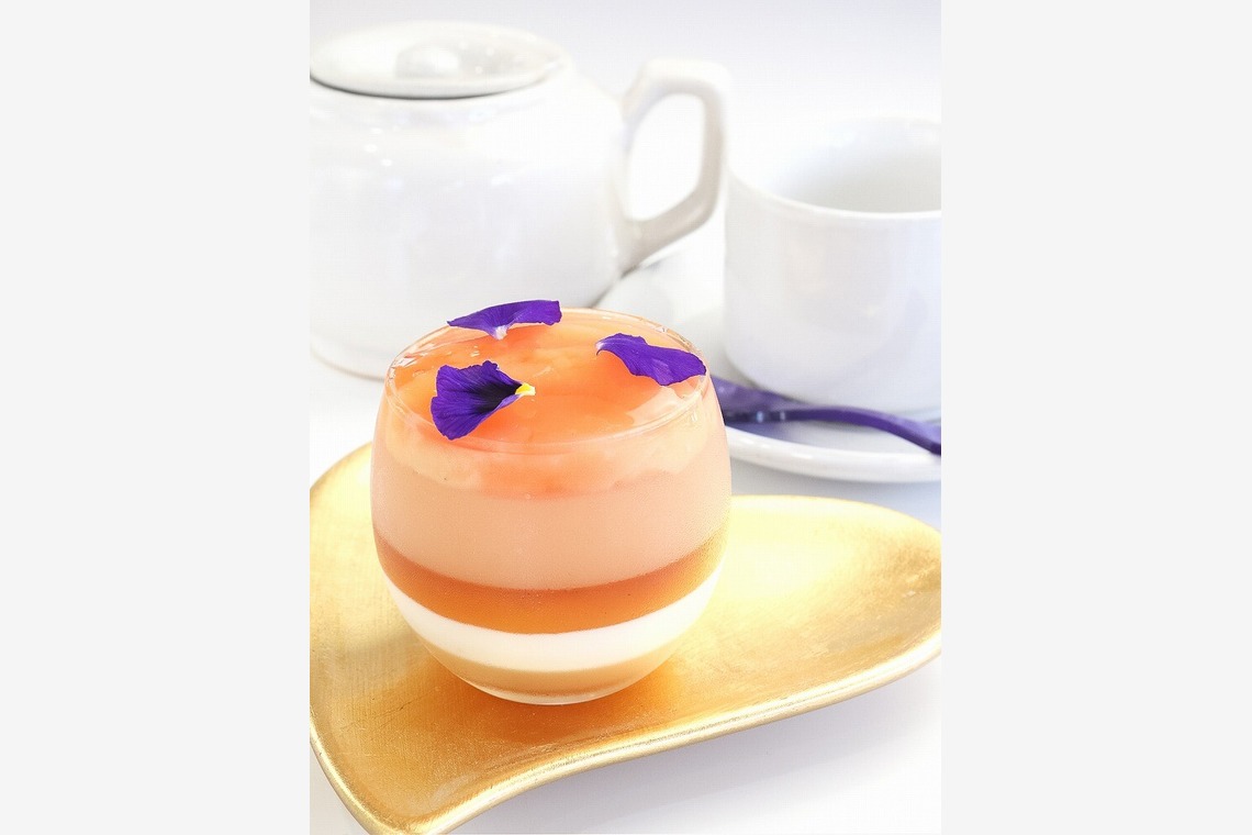 世登理恵が撮影した写真のアルバム「カフェ」