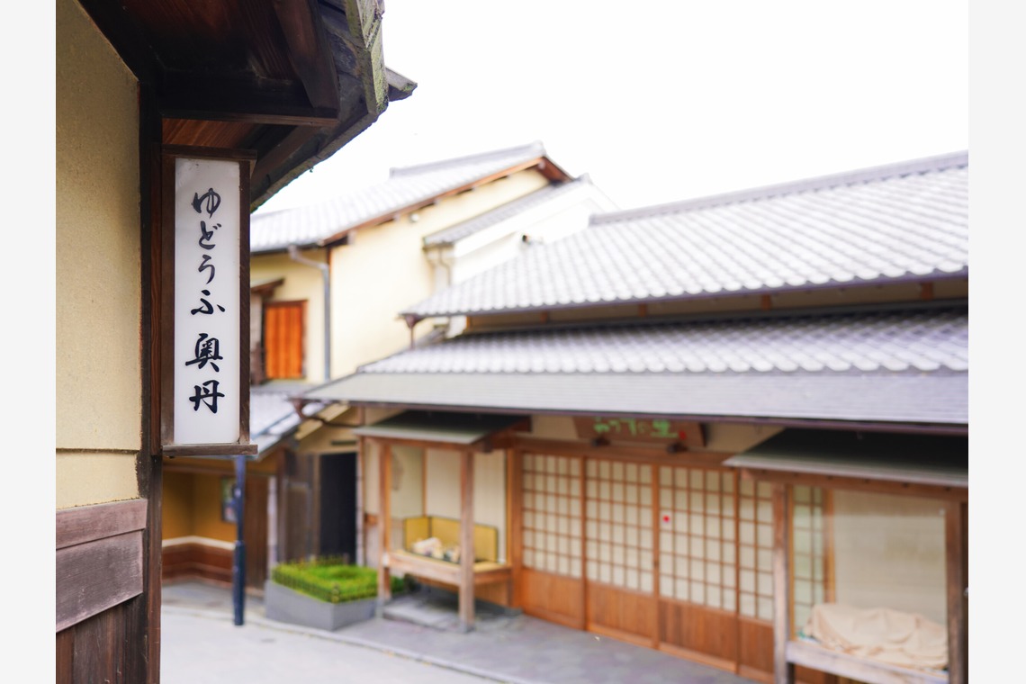 鈴木賢志が出張撮影した家族写真(キッズ,ベビーフォト)などが写った「四季折々の風景写真」の家族写真