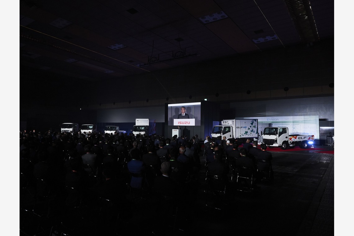 kiharu&photoが撮影した写真のアルバム「イベント撮影【新型ELF発表会】」