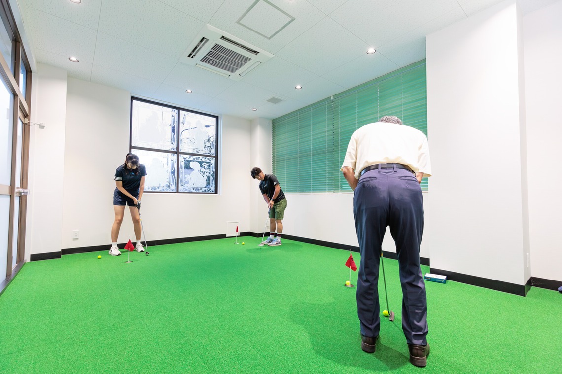 イトウ　ノブミチが撮影した「インドアゴルフ練習場撮影例_01」の写真