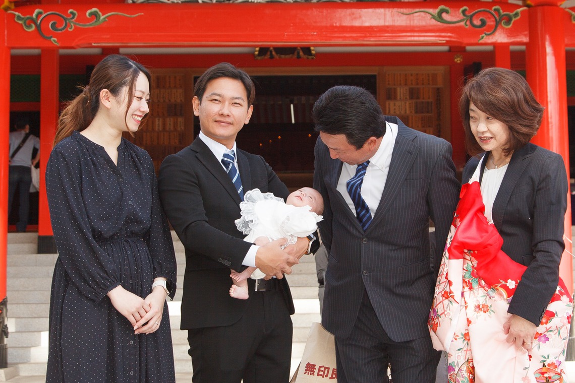 中井企画が出張撮影した家族写真(キッズ,ベビーフォト)などが写った「お宮参り」の家族写真