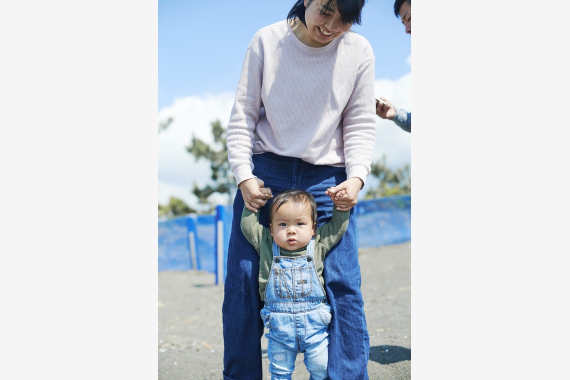 NISHIMURA AKINOBUが出張撮影した家族写真(キッズ,ベビーフォト)などが写った「ご家族ポートレート　お子様１歳バースデー記念　＠千葉」の家族写真