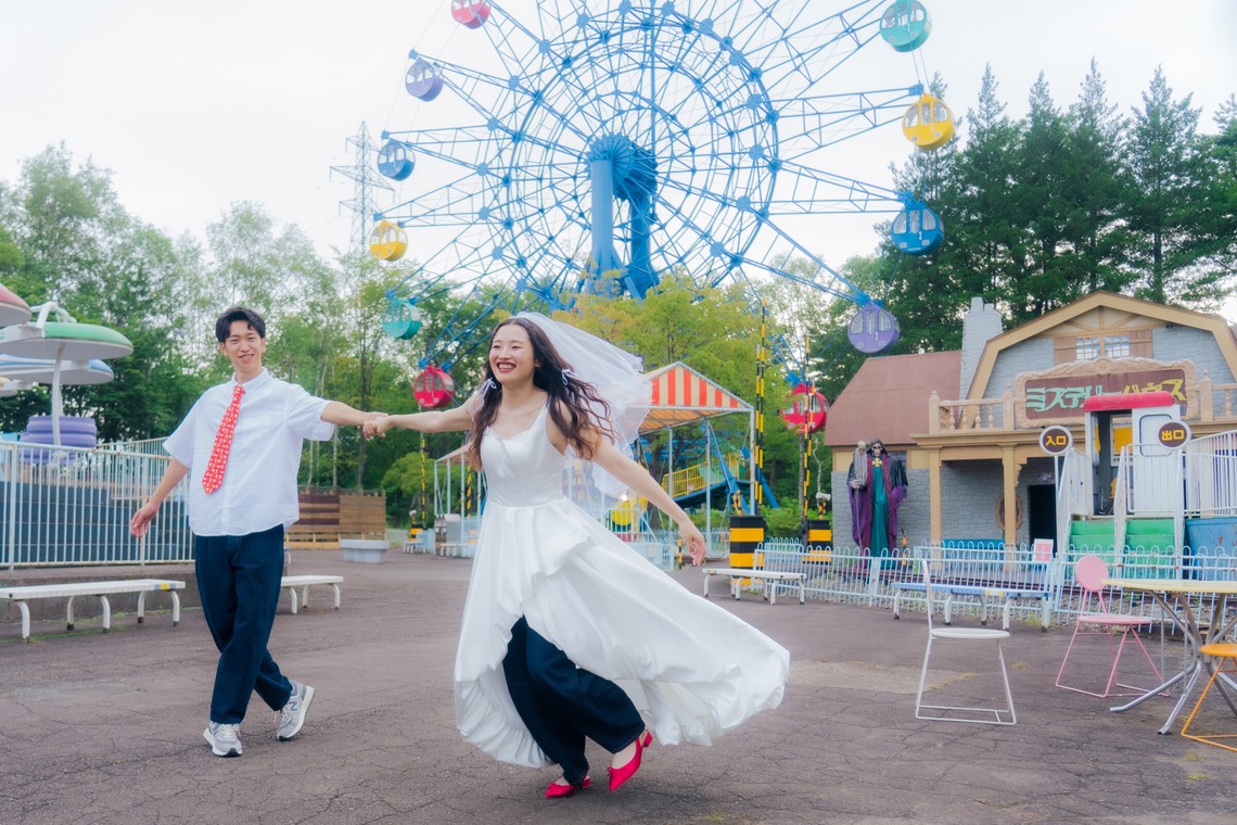 高橋佳五が撮影した写真のアルバム「前撮り~遊園地~」