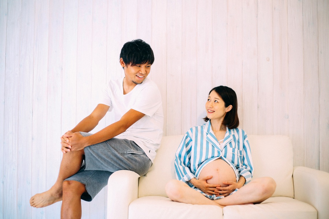 出張撮影HUG TIMEが撮影した「自宅&スタジオHUGME&湘南海でマタニティフォト♪車で送迎します♪」の写真