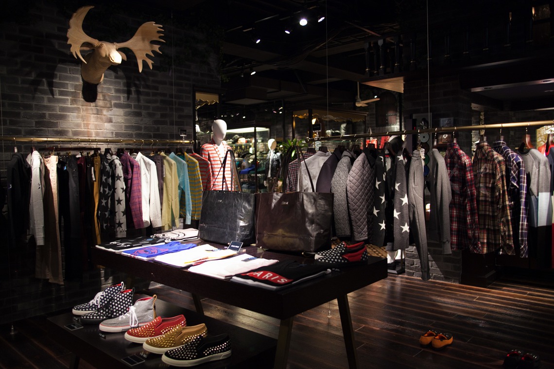 小浜守也が撮影した「内観撮影」の写真