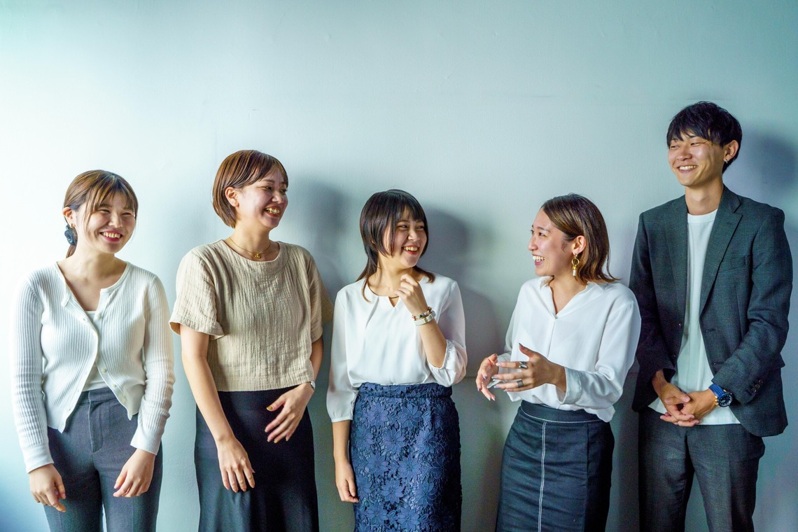 Yossyが撮影した写真のアルバム「オフィス」