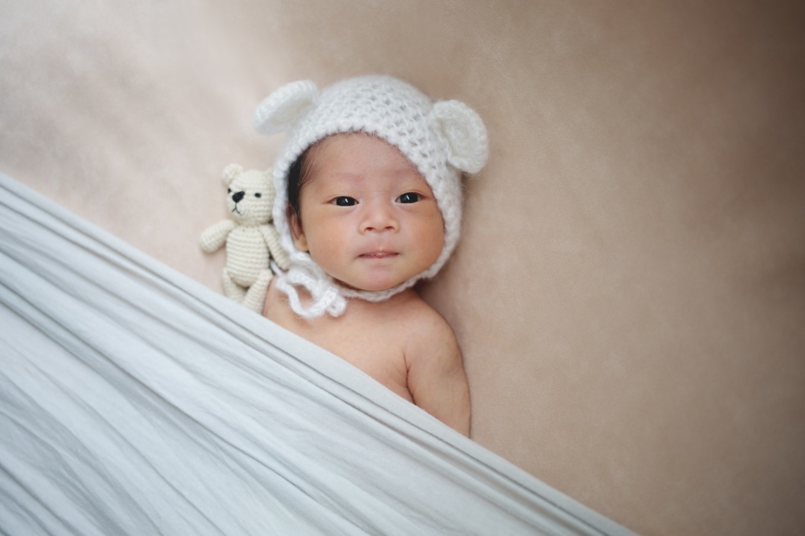 荒畑けいこが出張撮影した家族写真(キッズ,ベビーフォト)などが写った「ニューボーンフォト」の家族写真