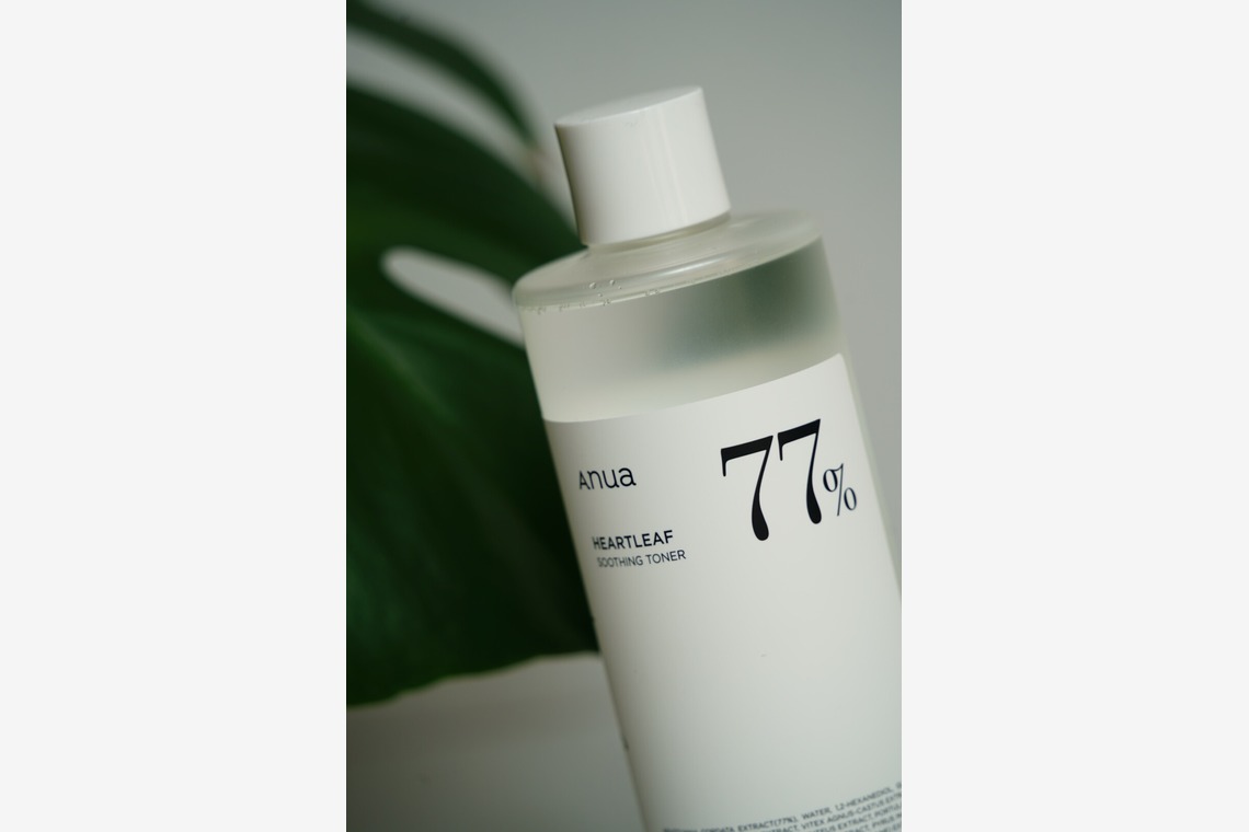 日下翔太郎が撮影した写真のアルバム「屋内でのスキンケア商品の撮影」