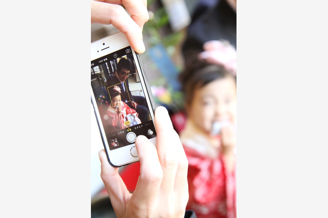 スマイルハンターが出張撮影した家族写真(キッズ,ベビーフォト)などが写った「七五三ロケーション撮影」の家族写真