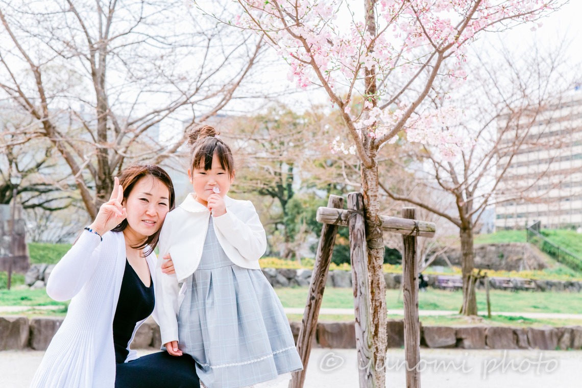 ゆのみふぉとが撮影した家族写真の出張撮影のアルバム「桜とお写真」