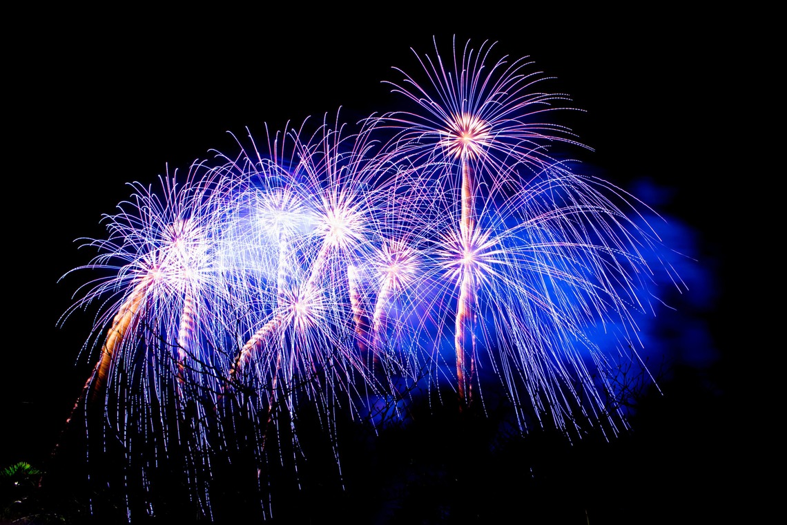 琉球幻想写真ウェディングフォト沖縄が撮影した「限定一組の花火大会プレミアムプラン」の写真