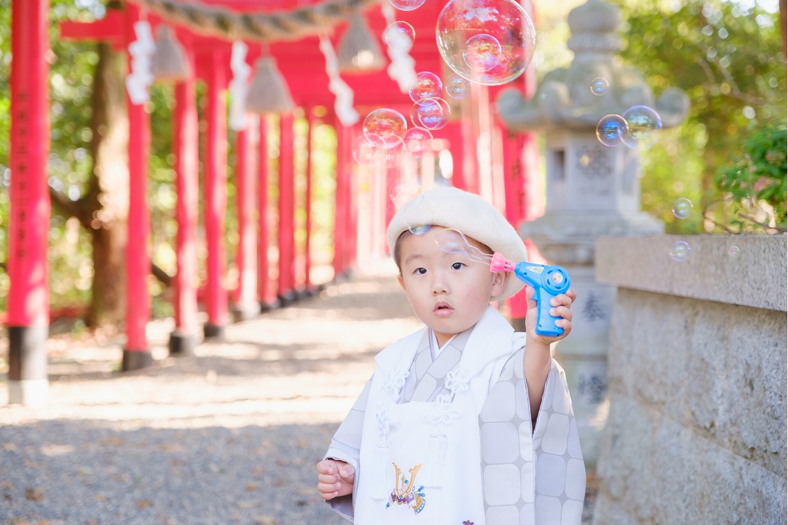 高夏写真店が出張撮影した家族写真(キッズ,ベビーフォト)などが写った「七五三の撮影」の家族写真