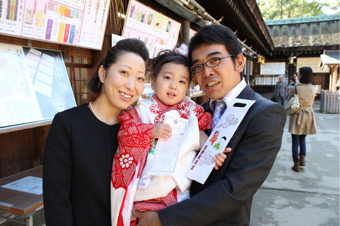 スマイルハンターが出張撮影した家族写真(キッズ,ベビーフォト)などが写った「七五三ロケーション撮影」の家族写真