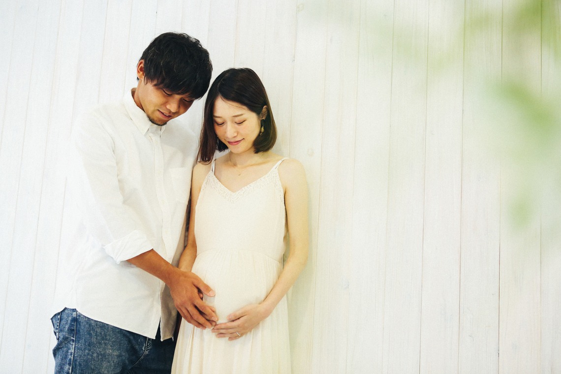 出張撮影HUG TIMEが撮影した「自宅&スタジオHUGME&湘南海でマタニティフォト♪車で送迎します♪」の写真