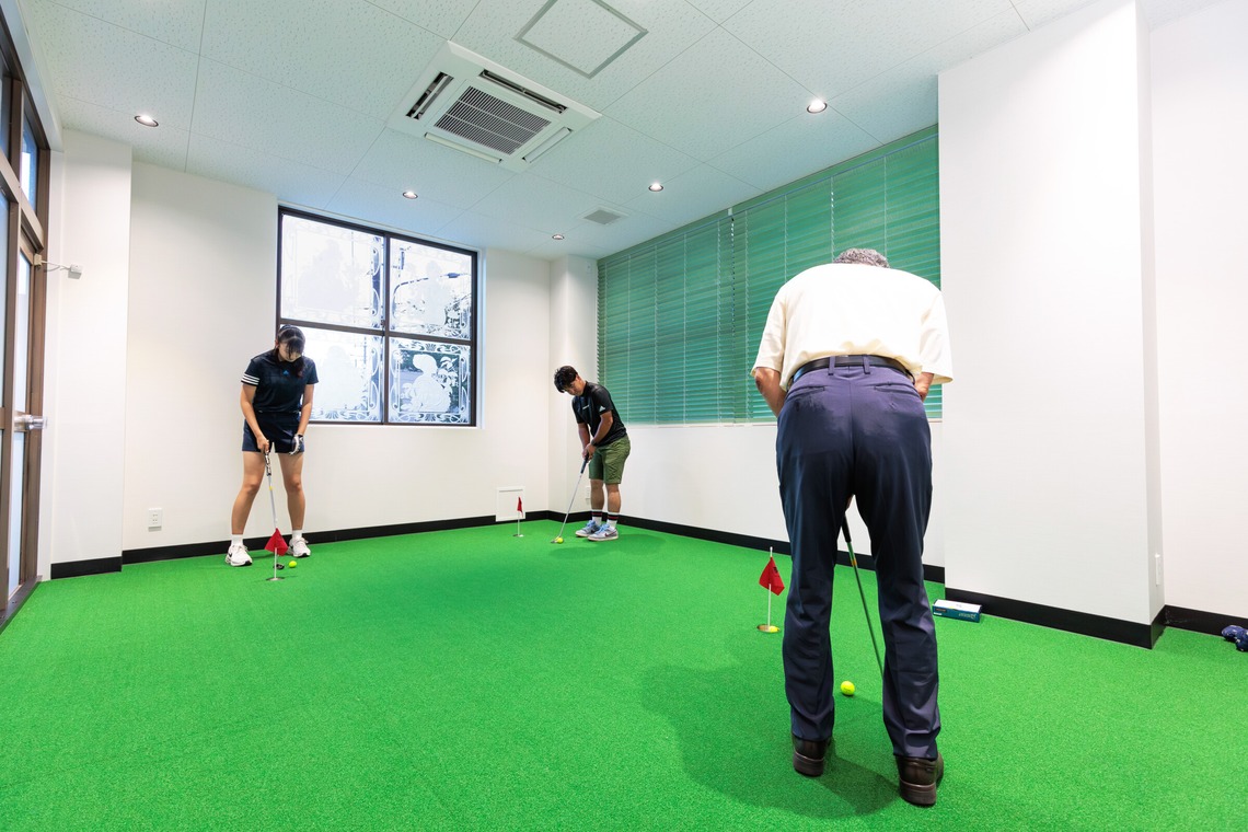 イトウ　ノブミチが撮影した「インドアゴルフ練習場撮影例_01」の写真