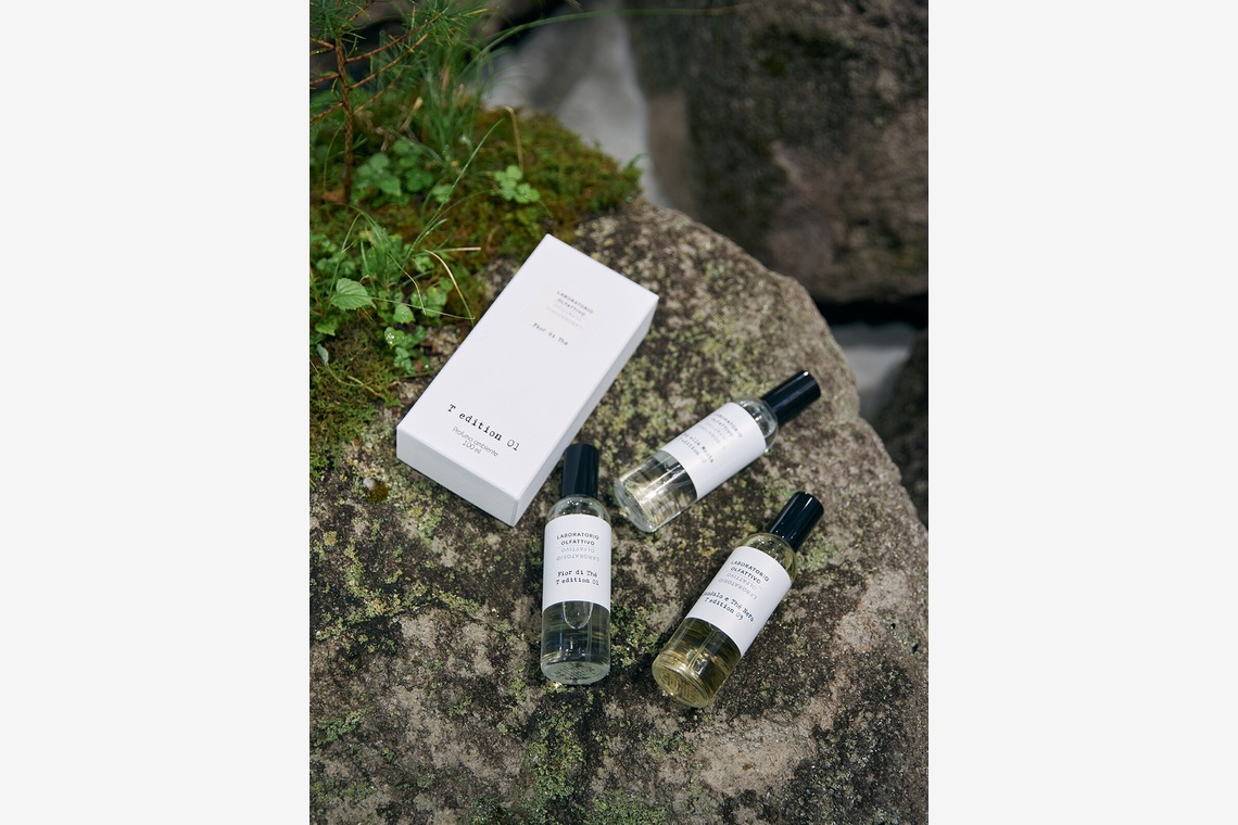 大内カオリが撮影した写真のアルバム「店舗・POPUP」