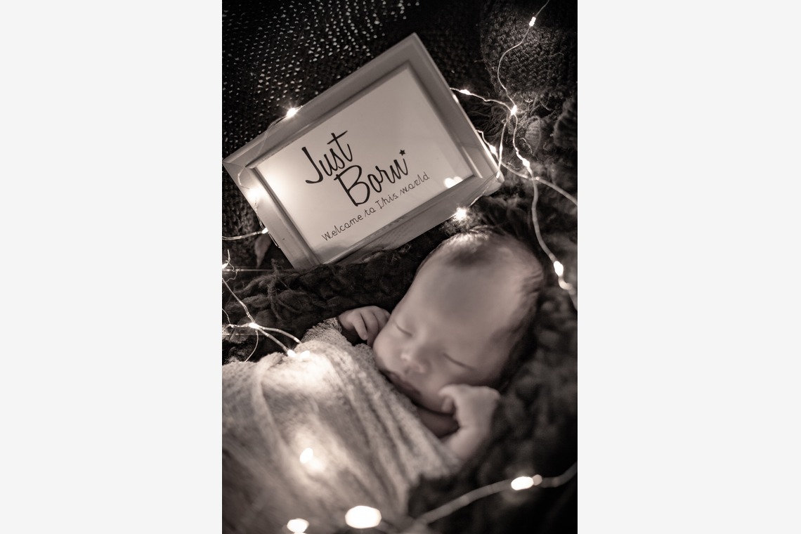 ゾクが撮影した「ニューボーンフォト」の写真