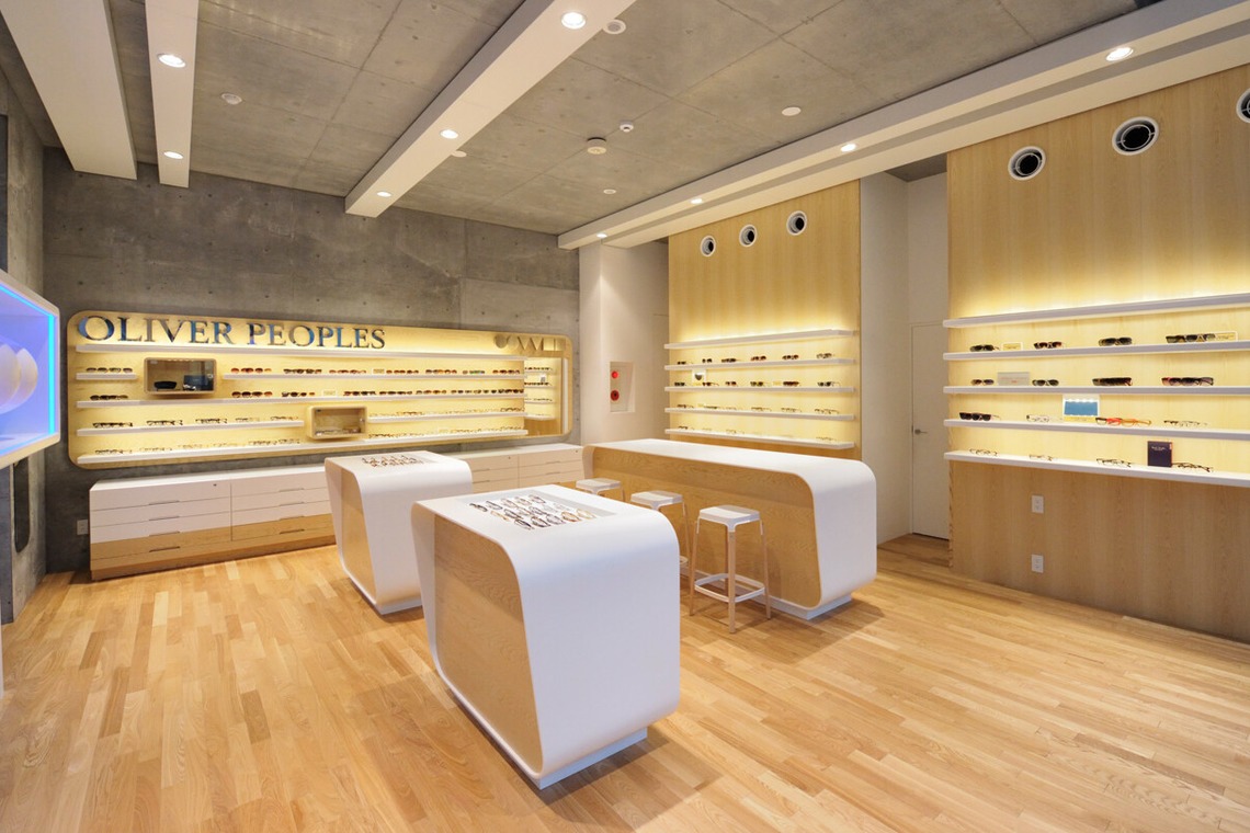 有限会社　澤田スタジオが撮影した「店舗撮影　メガネ」の写真