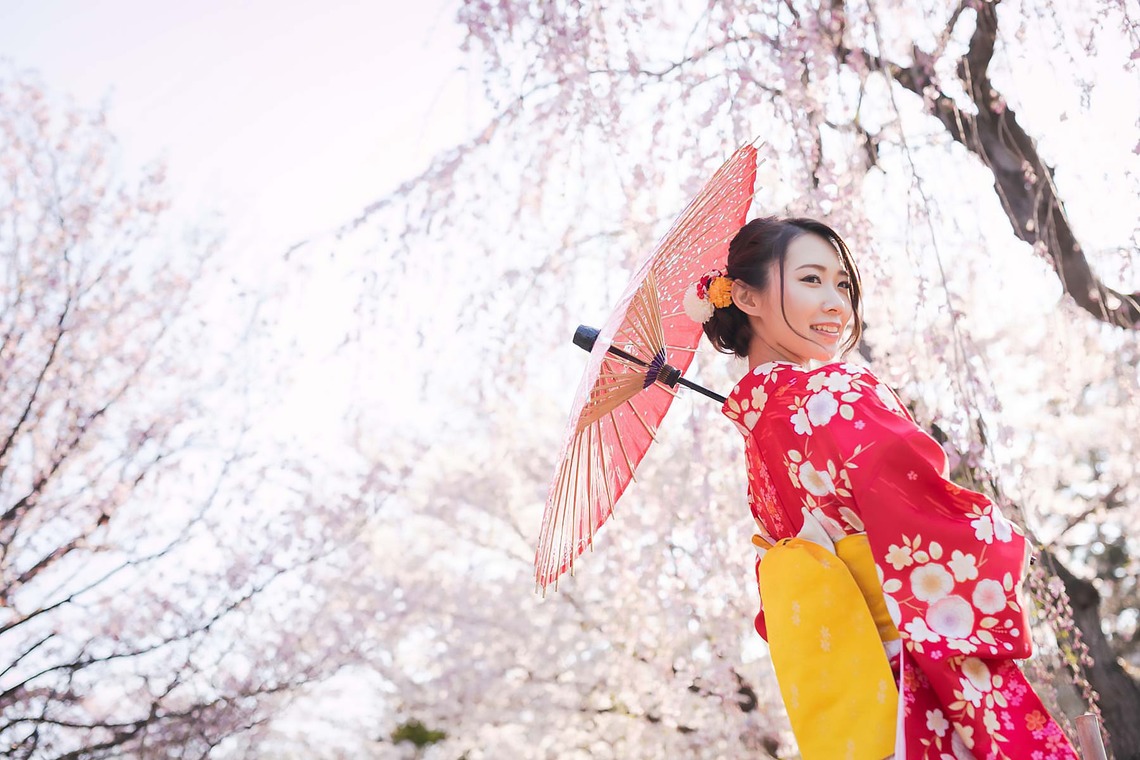 APKが出張撮影した家族写真(キッズ,ベビーフォト)などが写った「カジュアル着物で桜ロケーション撮影　2019年4月」の家族写真