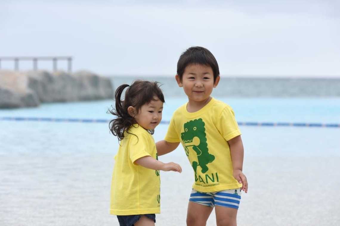 Avenir（山宮 敏明）が撮影した「ホテルで家族写真」の写真