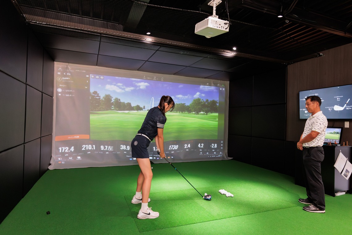 イトウ　ノブミチが撮影した「インドアゴルフ練習場撮影例_01」の写真