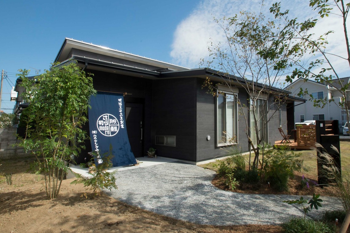 佳川奈央が撮影した写真のアルバム「建築物」