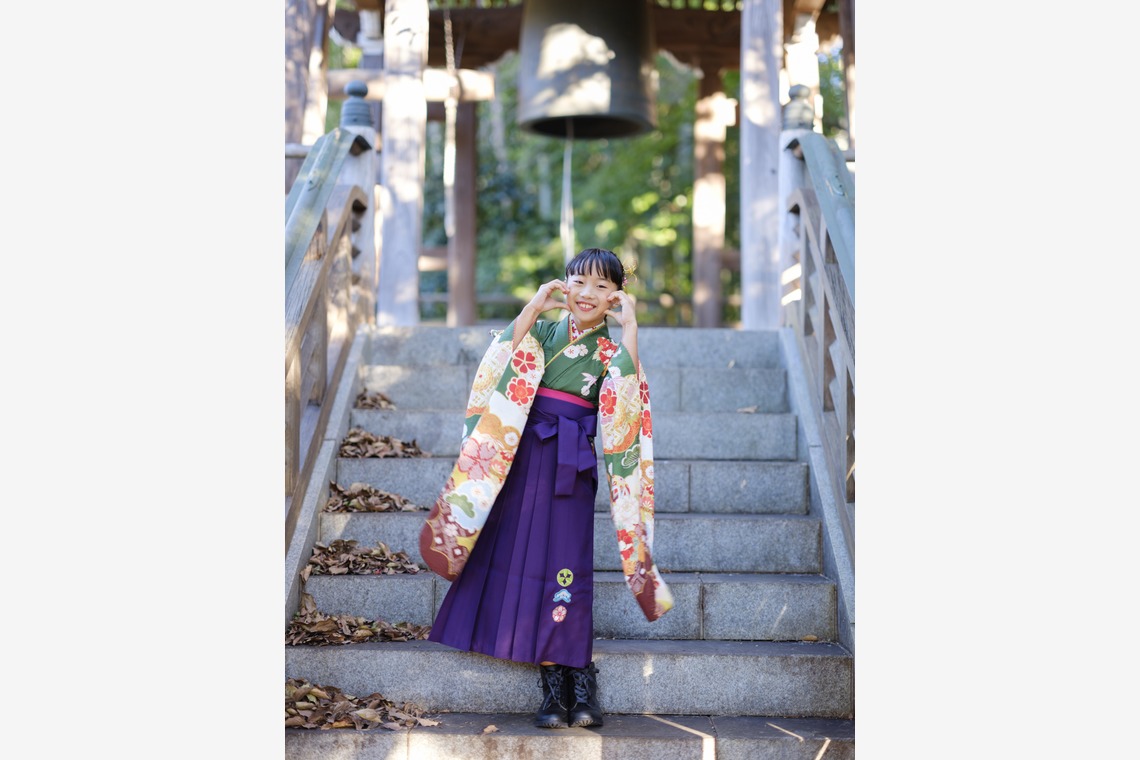 藤原和彦が出張撮影した家族写真(キッズ,ベビーフォト)などが写った「お寺さんでの七五三記念撮影」の家族写真