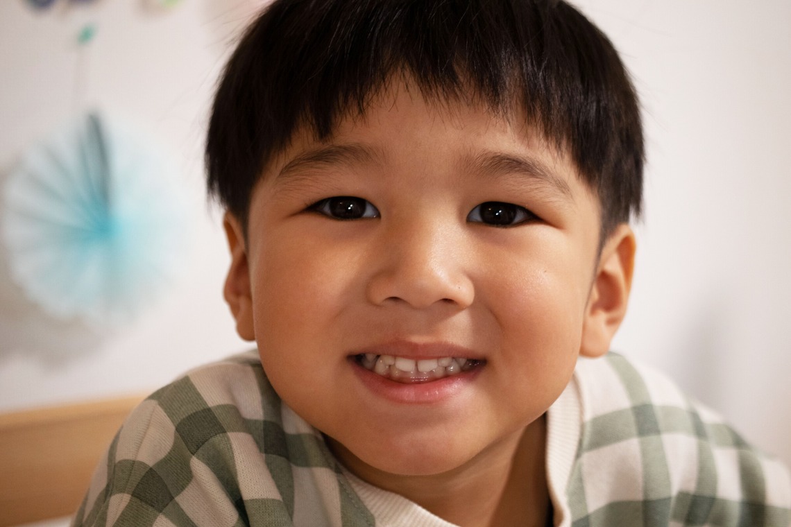 岩坪眞一郎が撮影した家族写真の出張撮影のアルバム「一歳の誕生日記念」