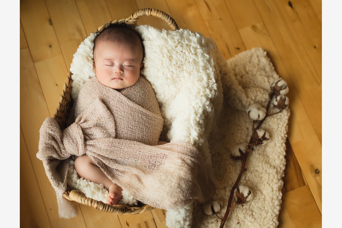 ゾクが出張撮影した家族写真(キッズ,ベビーフォト)などが写った「ニューボーンフォト」の家族写真