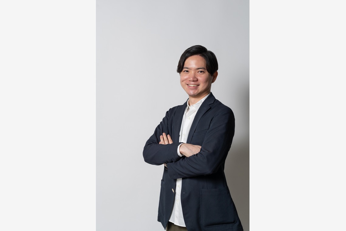 曽川拓哉が撮影した「バックペーパーを使ったビジネスポートレート」の写真