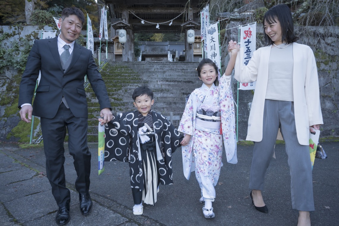 A&Y写真OFFICEが出張撮影した家族写真(キッズ,ベビーフォト)などが写った「７５３お祝い写真」の家族写真