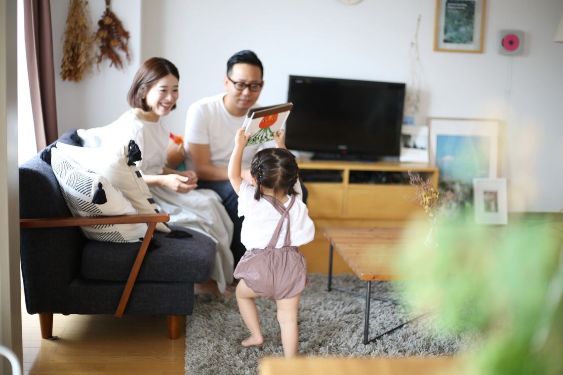 出張撮影HUG TIMEが撮影した写真のアルバム「家族写真〜ご自宅にて〜」