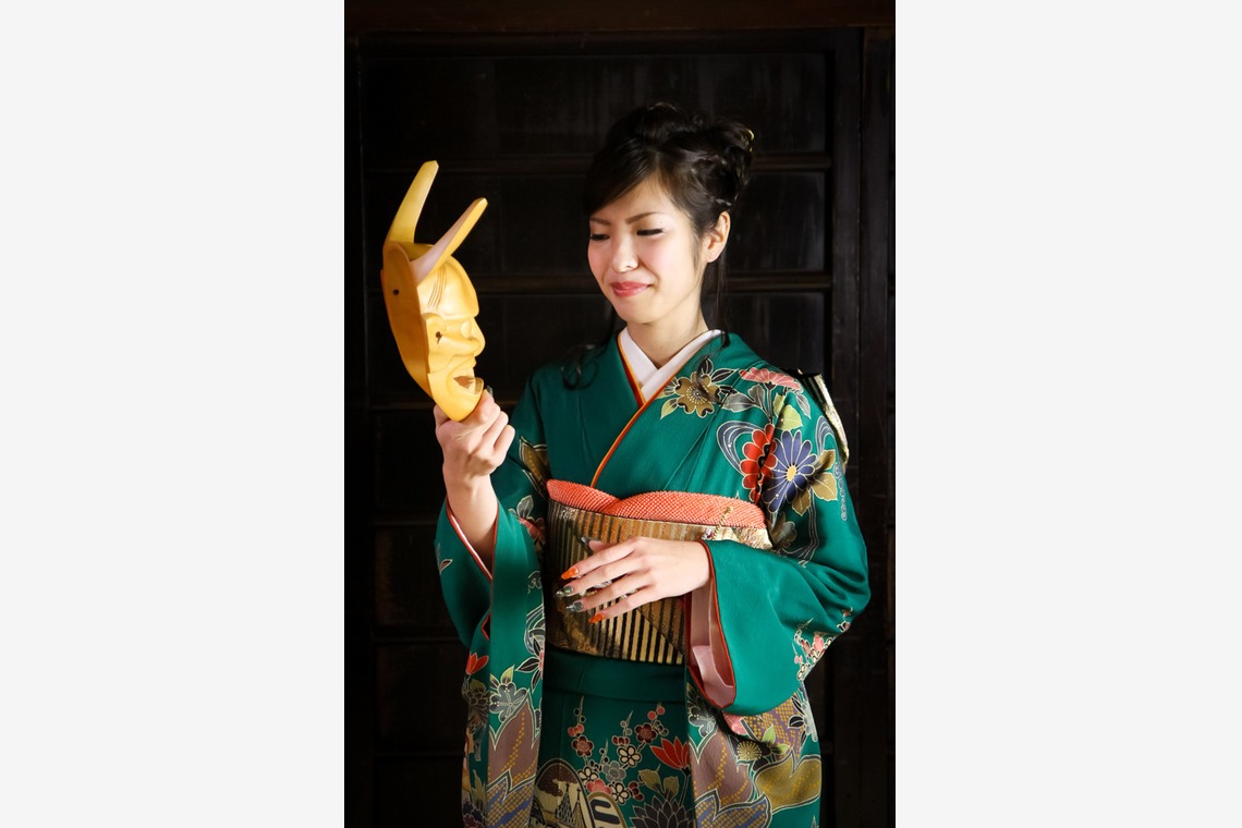 スマイルハンターが出張撮影した家族写真(キッズ,ベビーフォト)などが写った「成人式フォト」の家族写真