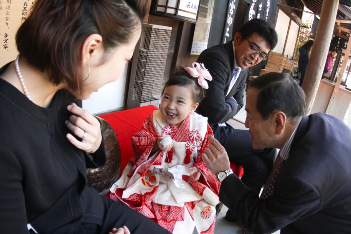 スマイルハンターが出張撮影した家族写真(キッズ,ベビーフォト)などが写った「七五三ロケーション撮影」の家族写真