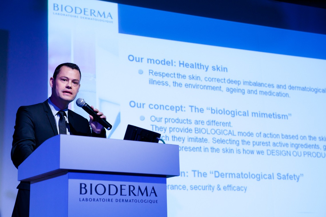 小浜守也が撮影した「プレゼンテーション」の写真