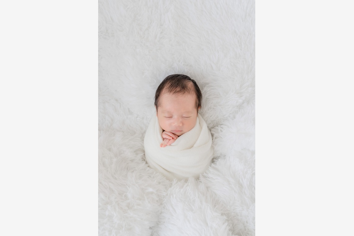 ウィリアムズ　侑依が撮影した写真のアルバム「ニューボーンフォト」