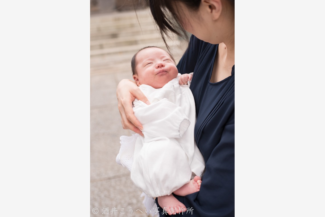 酒井こうへい写真製作所が出張撮影した家族写真(キッズ,ベビーフォト)などが写った「お宮参り・町田天満宮」の家族写真