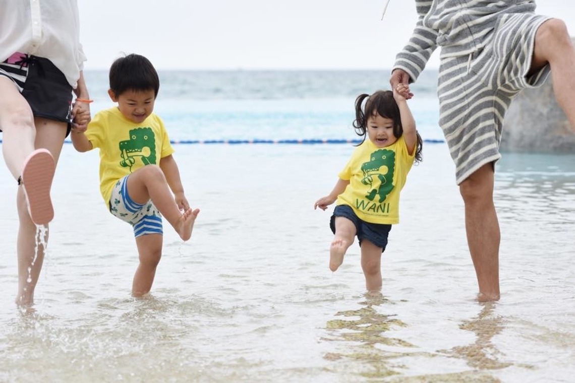 Avenir（山宮 敏明）が撮影した「ホテルで家族写真」の写真