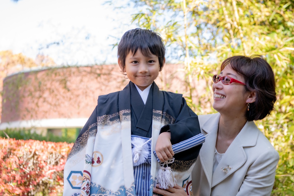 Sara Photo Worksが出張撮影した家族写真(キッズ,ベビーフォト)などが写った「仲良し6人ご家族」の家族写真