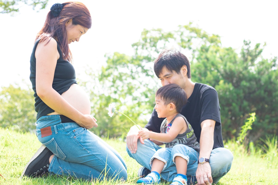 ゆのみふぉとが出張撮影した家族写真(キッズ,ベビーフォト)などが写った「マタニティフォト」の家族写真