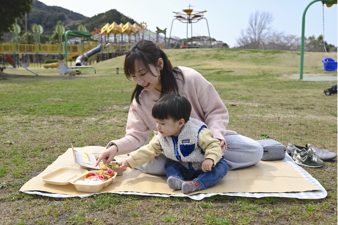 小野和也が撮影した写真のアルバム「家族みんなでピクニック」