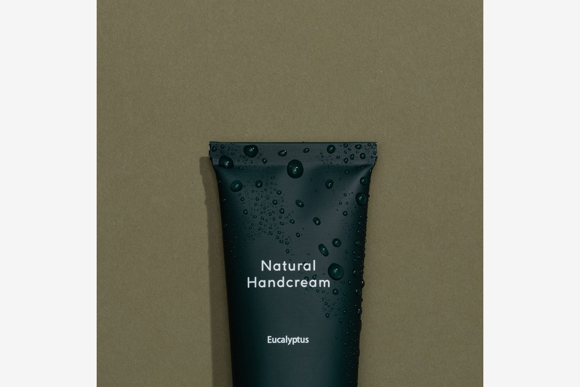 スタジオトモロが撮影した「コスメ ビジュアル」の写真