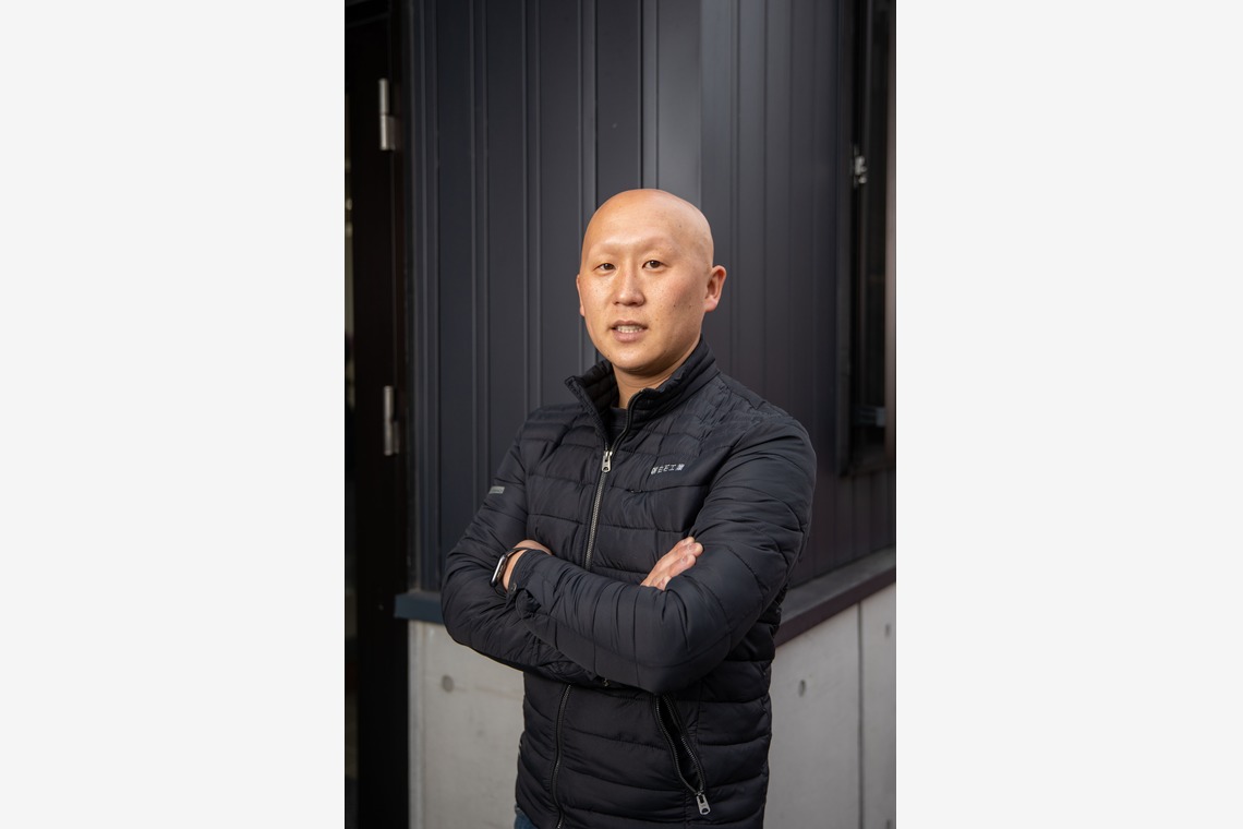 岩坪眞一郎が撮影した写真のアルバム「SNS、宣材写真」