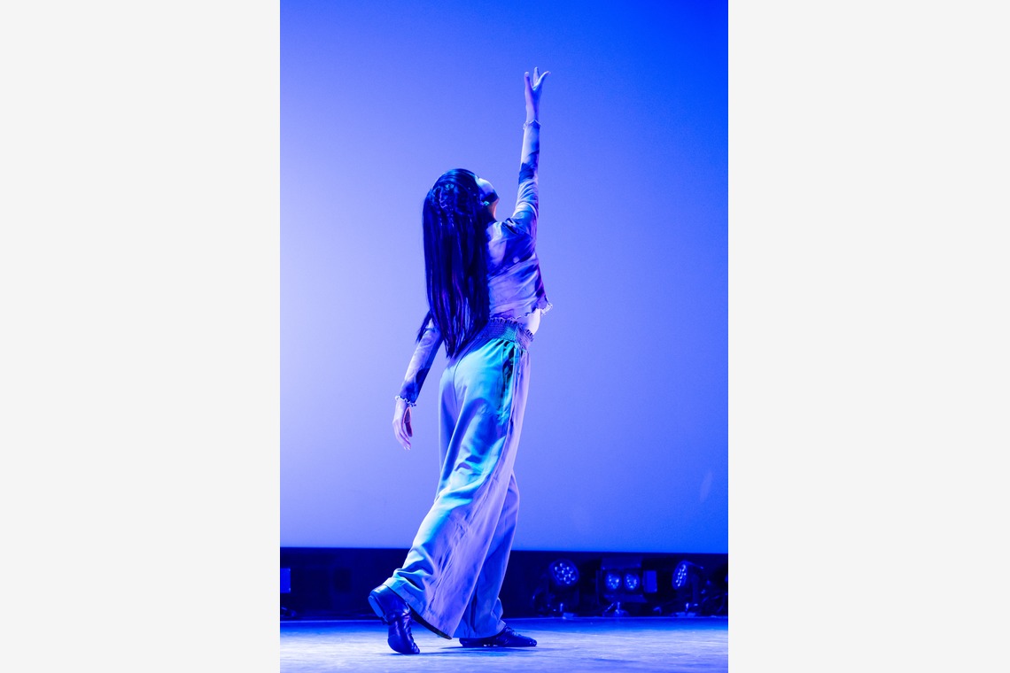 原野 英樹が撮影した「ホールでのプロダンサー発表会」の写真