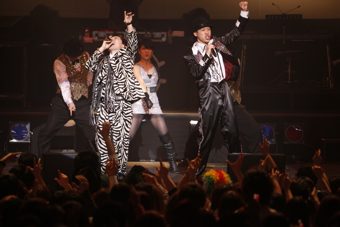 田中真光写真事務所が撮影した写真のアルバム「LIVE」