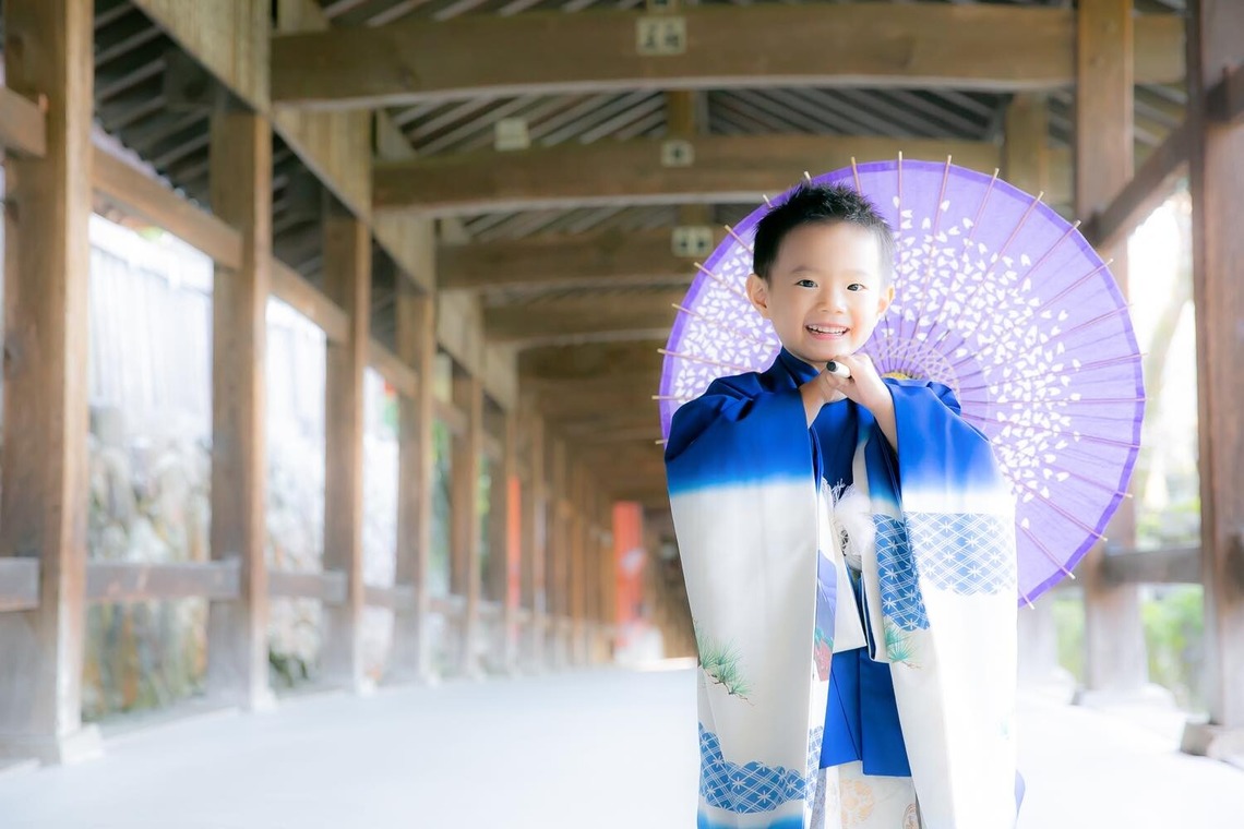 Location Studio GOODが出張撮影した家族写真(キッズ,ベビーフォト)などが写った「ロケーションフォト（子供）」の家族写真