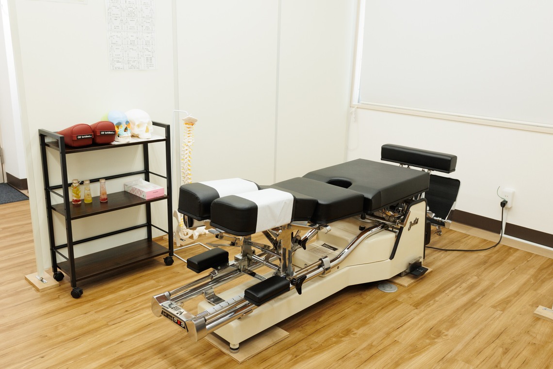 松井シンジが撮影した写真のアルバム「ビューティー・整体・ジム」